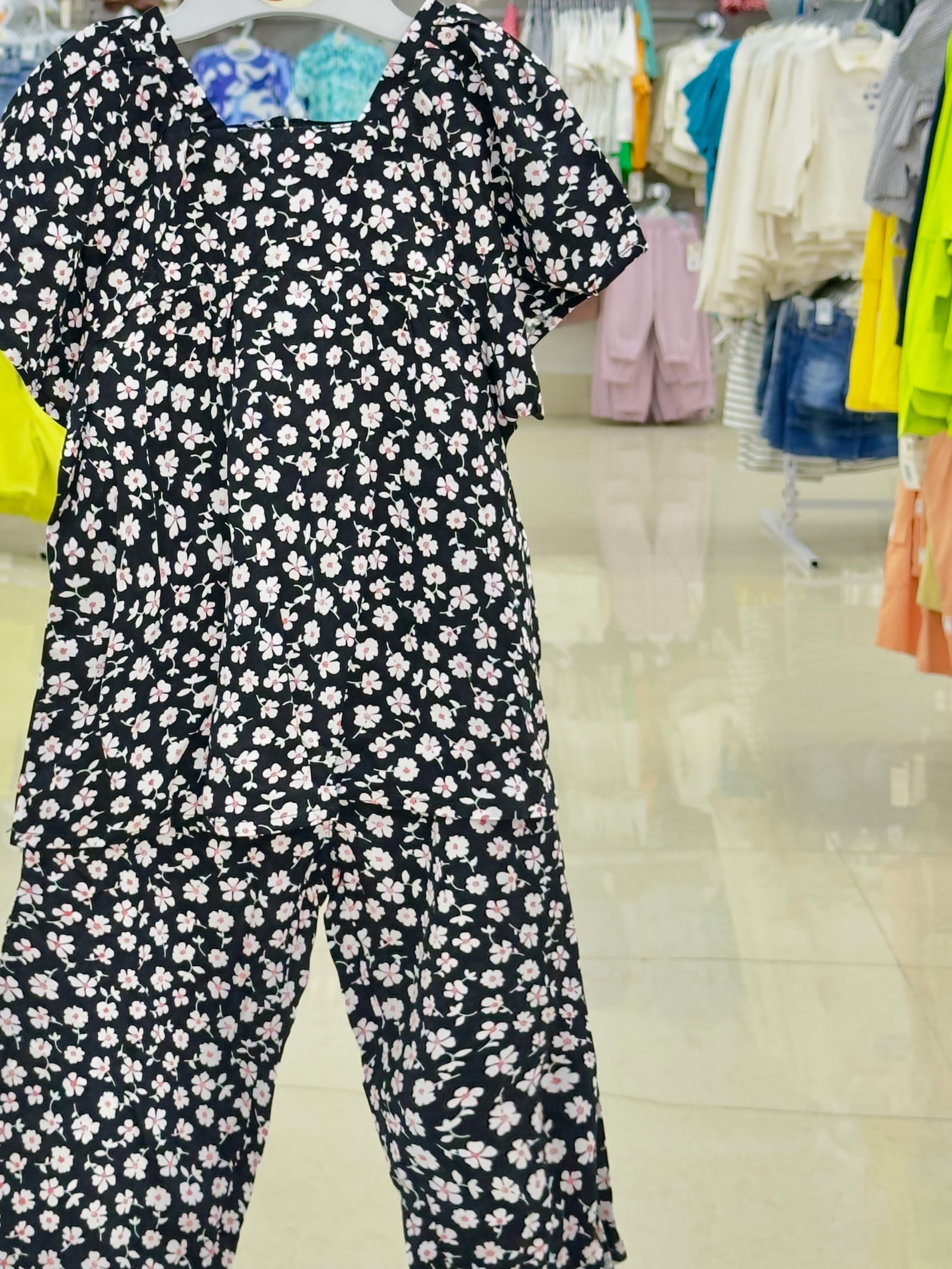 Girls 2 Pcs Set(Size-0/3 M to 6Years) (111749)